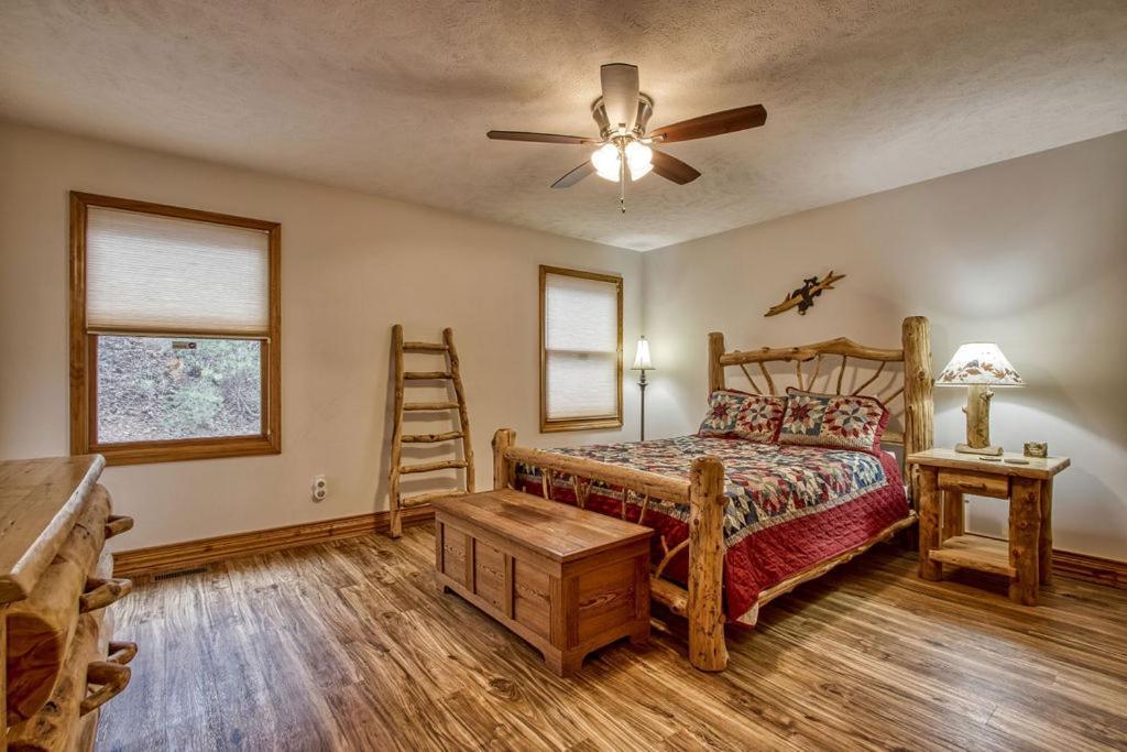 The Nuthouse Ii, Pool Table, Wifi, 1089 Free Tickets Each Paid Day, Dollywood And More Sevierville Eksteriør billede