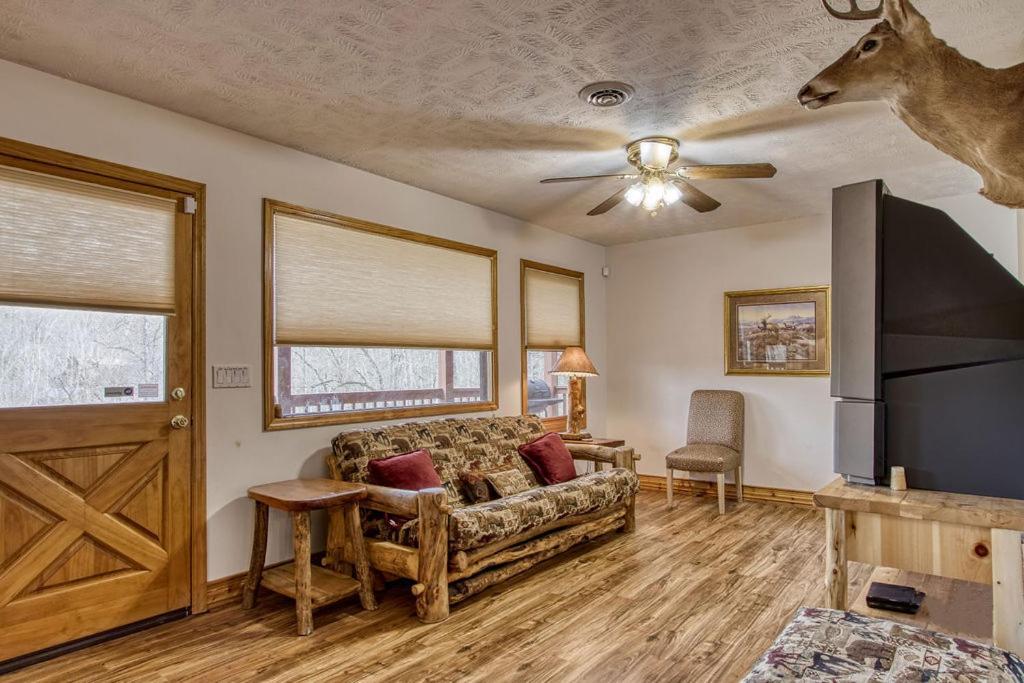The Nuthouse Ii, Pool Table, Wifi, 1089 Free Tickets Each Paid Day, Dollywood And More Sevierville Værelse billede