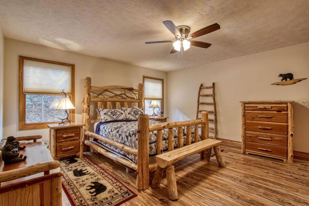The Nuthouse Ii, Pool Table, Wifi, 1089 Free Tickets Each Paid Day, Dollywood And More Sevierville Værelse billede