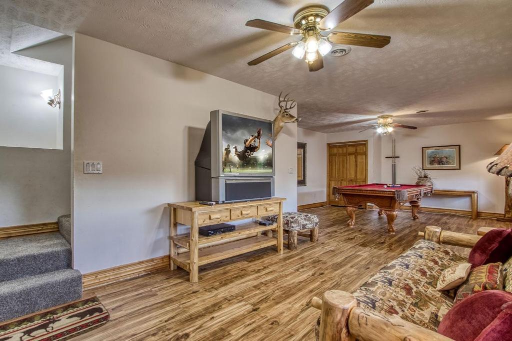 The Nuthouse Ii, Pool Table, Wifi, 1089 Free Tickets Each Paid Day, Dollywood And More Sevierville Værelse billede